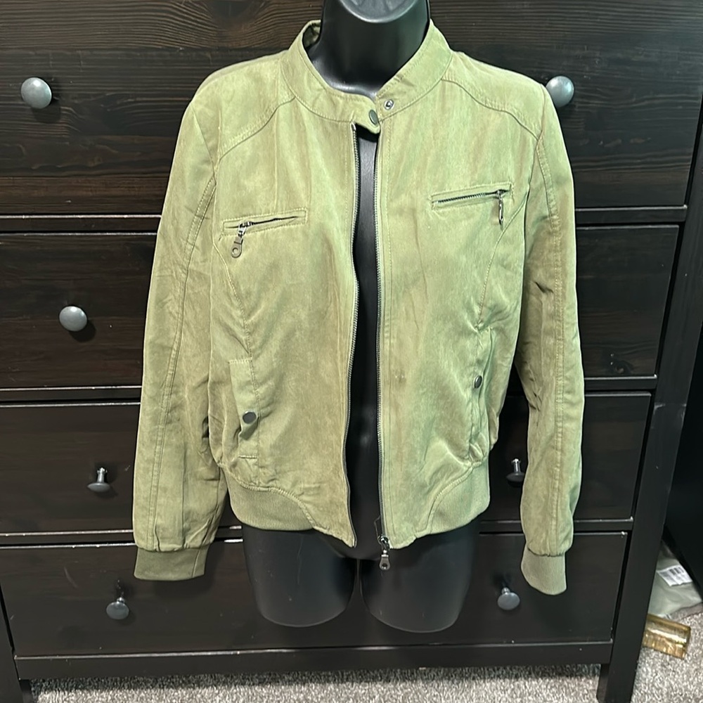 Size Large Lightweight jacket